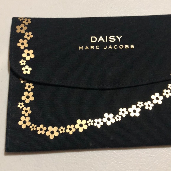 🆕 Marc Jacobs DAISY Clutch - Picture 3 of 8